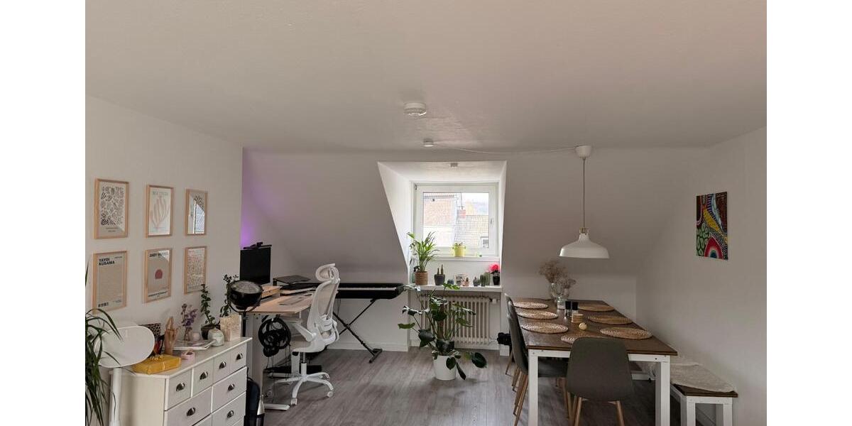 Dachgeschoßwohnung Essen Stadtbezirk IX - 2.5 Zimmer, 60 m&sup2;, 570&euro; | Angebot:25875982