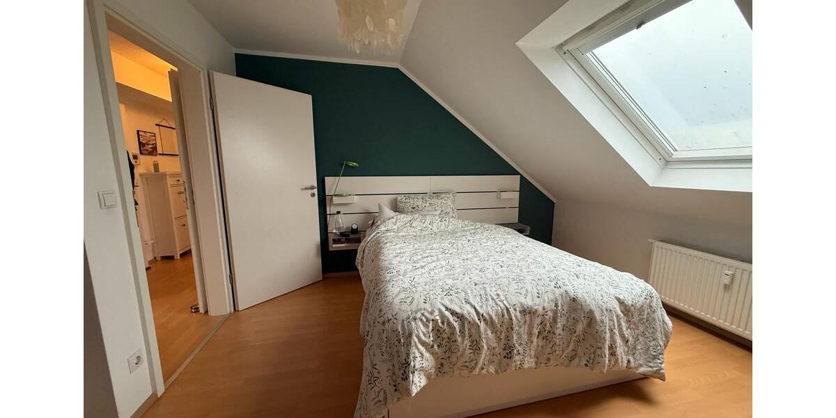 Dachgeschoßwohnung Duisburg Duisburg-Mitte - 3.5 Zimmer, 65 m&sup2;, 130.000&euro; | Angebot:25908168