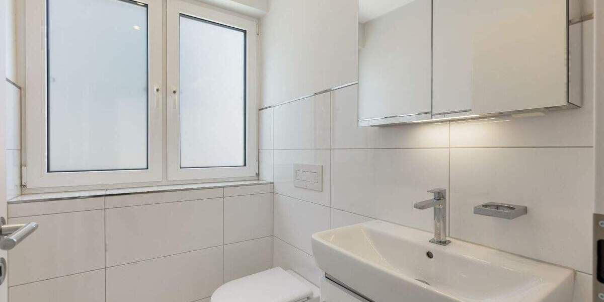 Einfamilienhaus Düsseldorf Lörick - 9 Zimmer, 178 m&sup2;, 1.200.000&euro; | Angebot:25799861