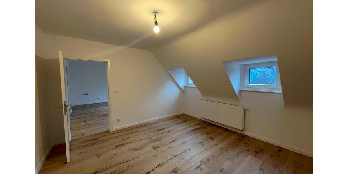 Etagenwohnung Düsseldorf Niederkassel - 2 Zimmer, 66 m&sup2;, 1.300&euro; | Angebot:24002364