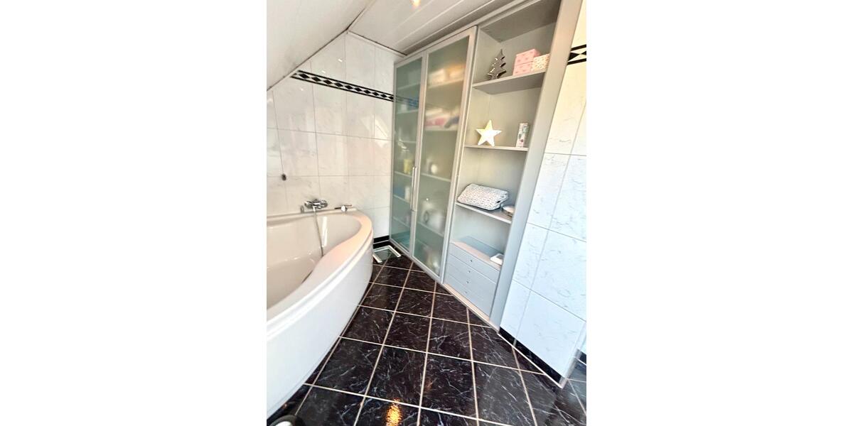 Einfamilienhaus Hünxe - 6 Zimmer, 250 m&sup2;, 1.190.000&euro; | Angebot:26537671