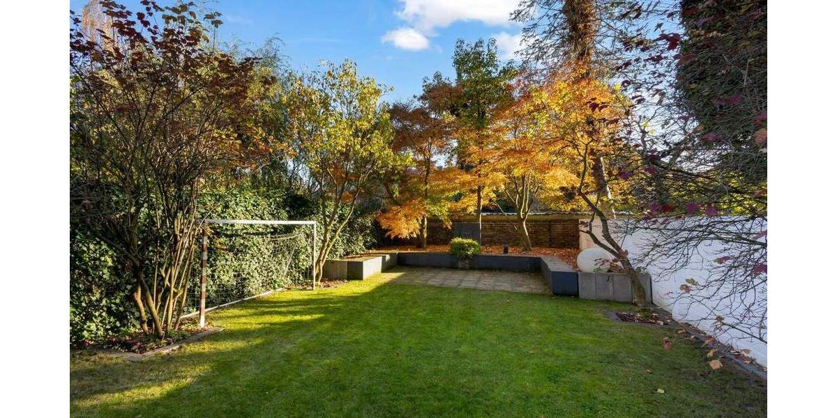 Reihenmittelhaus Krefeld Cracau - 7 Zimmer, 202 m&sup2;, 1.590.000&euro; | Angebot:25738411