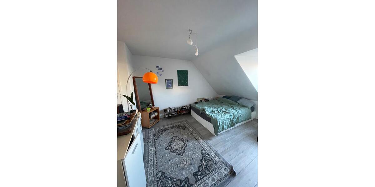 Etagenwohnung Düsseldorf Pempelfort - 4 Zimmer, 70 m&sup2;, 590&euro; | Angebot:26699625