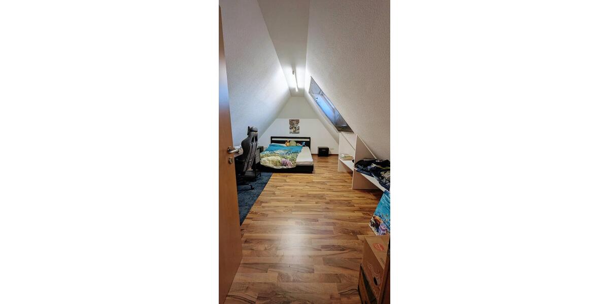 Dachgeschoßwohnung Viersen - 3.5 Zimmer, 106 m&sup2;, 1.060&euro; | Angebot:25874682