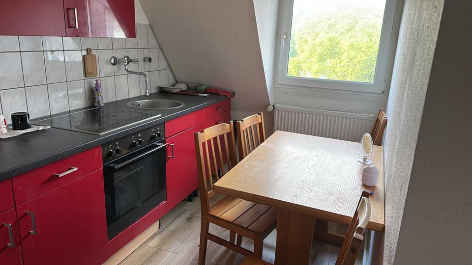 Dachgeschoßwohnung Essen Stadtbezirk V - 2.5 Zimmer, 65 m&sup2;, 649&euro; | Angebot:25563144