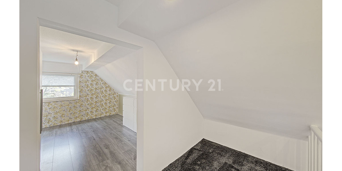 Traumhaus für Paare: Moderne Räume, freistehende Badewanne & viel Potenzial im Grünen - Einfamilienhaus Essen Stadtbezirk IV | Angebot:27248509