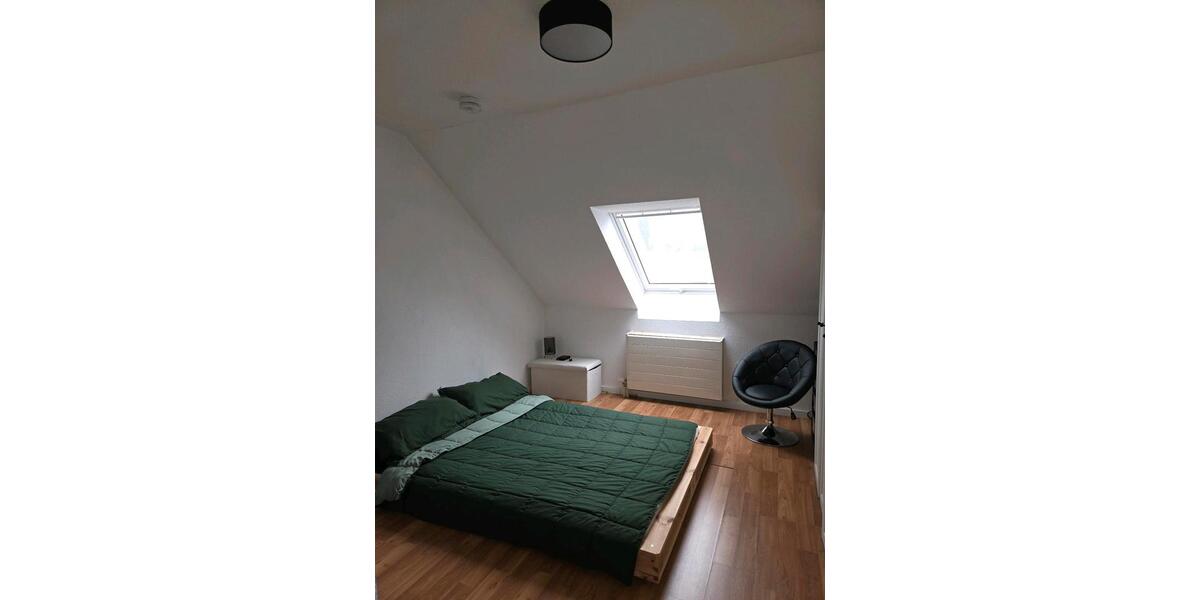 Dachgeschoßwohnung Krefeld Benrad - 2 Zimmer, 65 m&sup2;, 550&euro; | Angebot:26665400