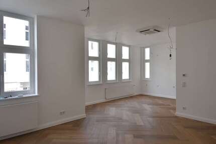 Wohnung Düsseldorf Oberkassel - 2 Zimmer, 48 m&sup2;, 1.300&euro; | Angebot:25883774