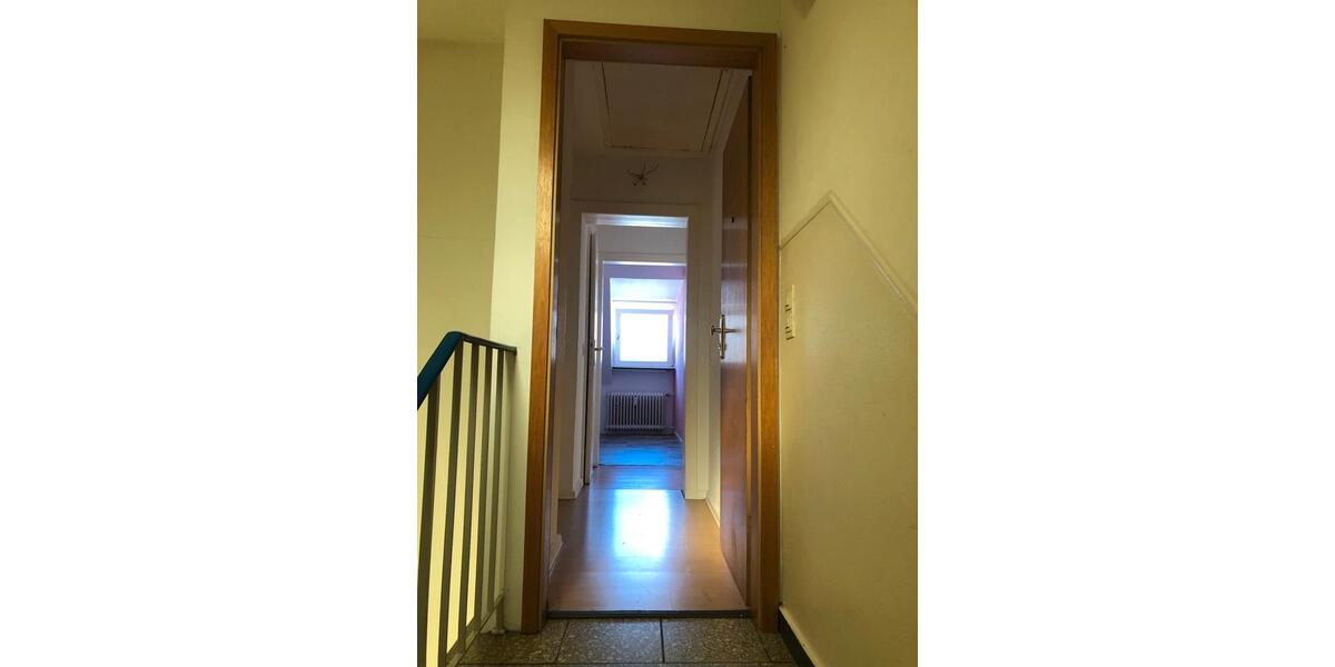 Dachgeschoßwohnung Krefeld - 2 Zimmer, 40 m&sup2;, 350&euro; | Angebot:24813259