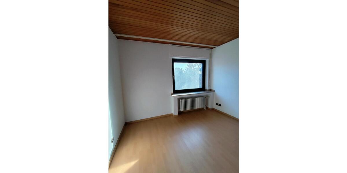 Reihenhaus Meerbusch - 4 Zimmer, 130 m&sup2;, 1.850&euro; | Angebot:25482024