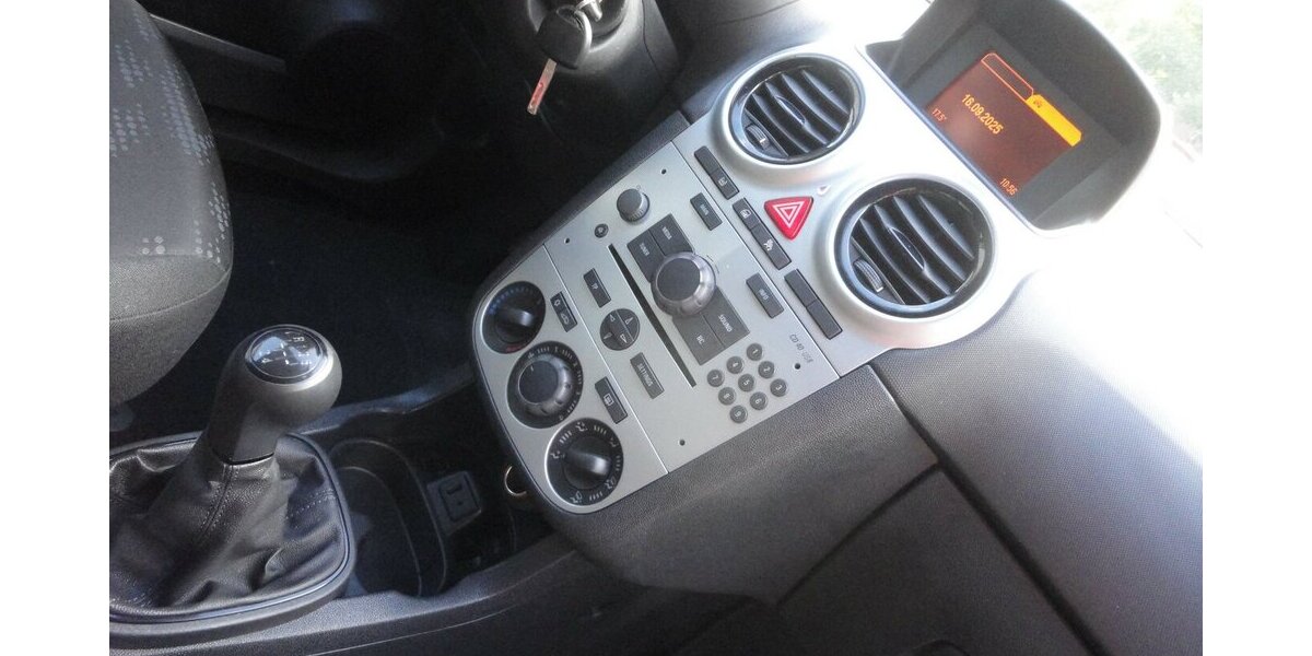 Opel Corsa Selection Klima Kette+TÜV neu S.heft 179.000 km 3.700 &euro; Neuss 41462