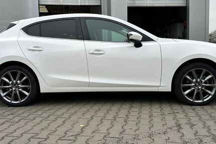 Mazda 3 110.000 km 14.299 &euro; Kevelaer 47623