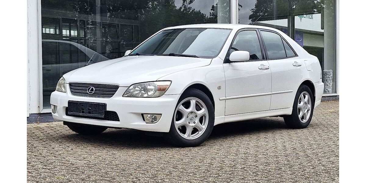 Lexus IS 200 196.000 km 7.900 &euro; Wesel 46485