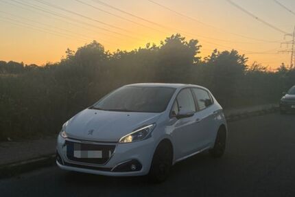 Peugeot 208 84.000 km 4.799 &euro; Krefeld 47805