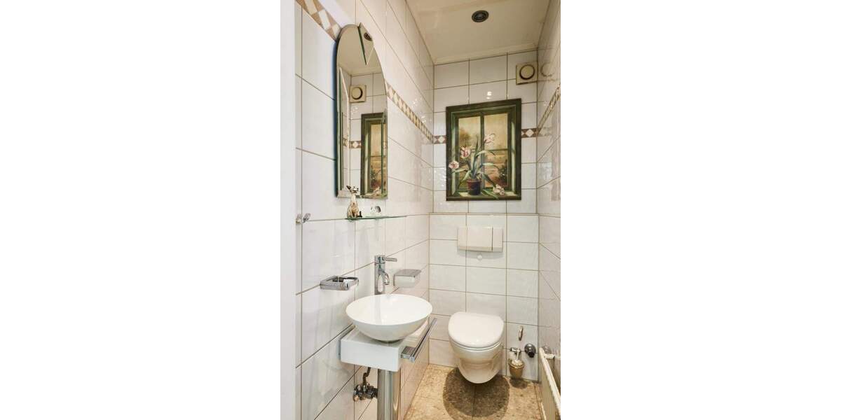 Mehrfamilienhaus, Wohnhaus Krefeld Hüls - 6 Zimmer, 200 m&sup2;, 490.000&euro; | Angebot:25820882