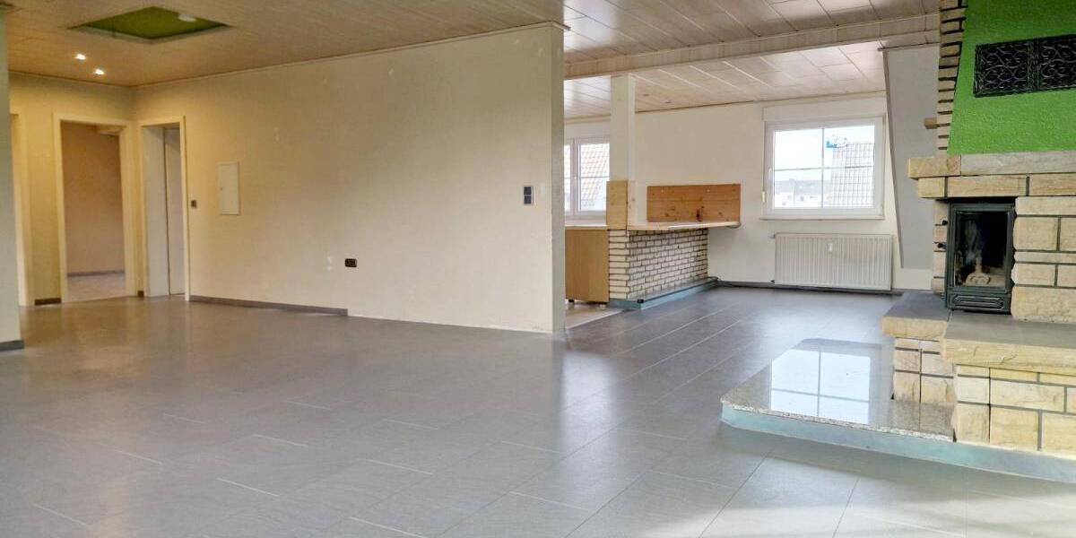 Etagenwohnung Oberhausen Schlad - 3 Zimmer, 100 m&sup2;, 685&euro; | Angebot:26544110