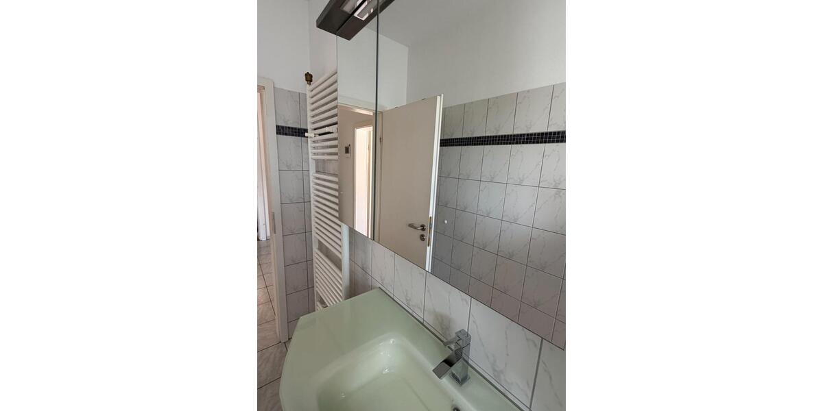 Etagenwohnung Duisburg Mittelmeiderich - 2.5 Zimmer, 70 m&sup2;, 800&euro; | Angebot:26676660