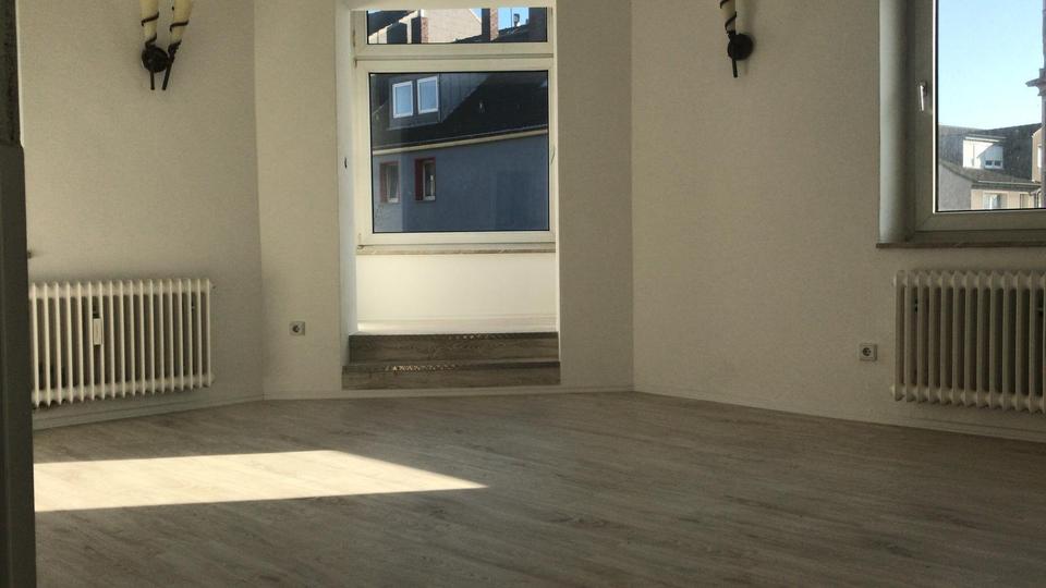 Etagenwohnung Duisburg Mittelmeiderich - 3 Zimmer, 90 m&sup2;, 740&euro; | Angebot:25900463