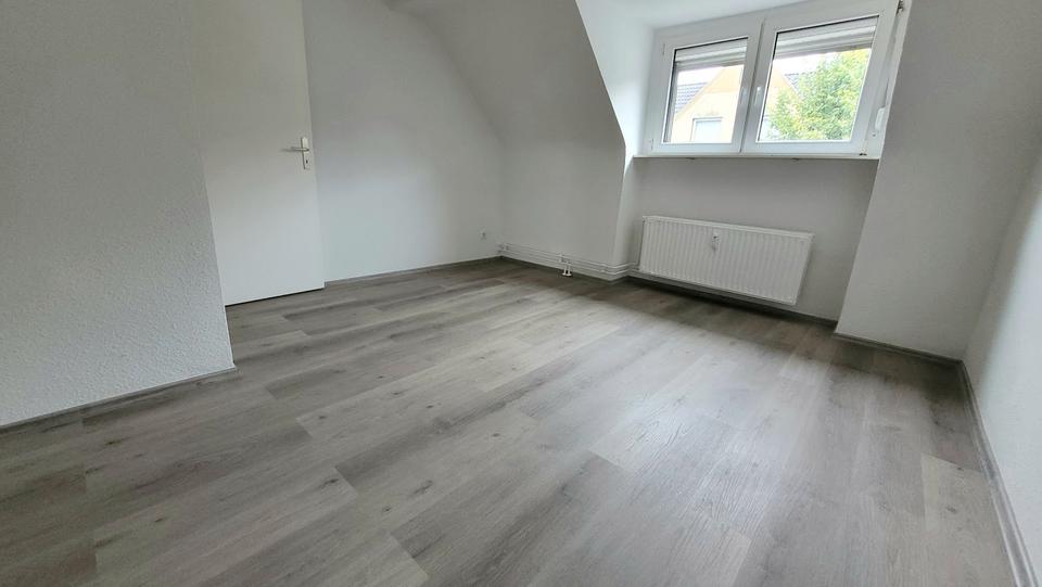 Dachgeschoßwohnung Essen Stadtbezirk IV - 2 Zimmer, 47 m&sup2;, 429&euro; | Angebot:24516980