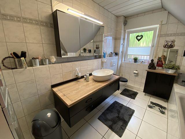 Dachgeschoßwohnung Moers Rheinkamp - 3 Zimmer, 89 m&sup2;, 288.000&euro; | Angebot:27068455