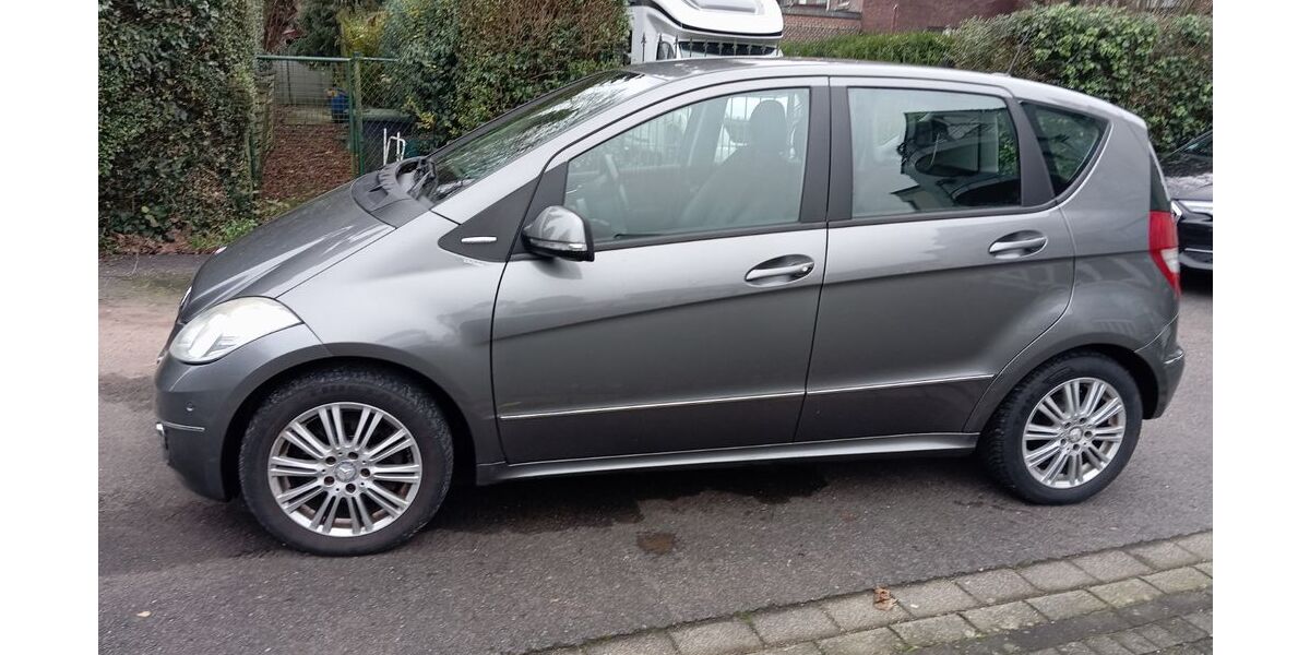 Mercedes-Benz A 180 214.621 km 2.500 &euro; Kempen 47906