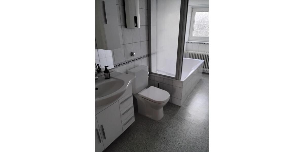 Dachgeschoßwohnung Essen Stadtbezirk III - 2.5 Zimmer, 70 m&sup2;, 650&euro; | Angebot:25055788