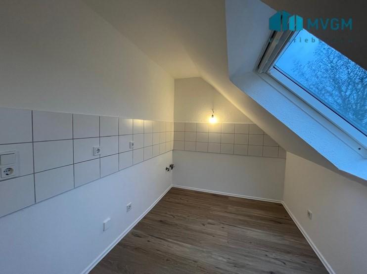 Dachgeschoßwohnung Essen Stadtbezirk III - 3 Zimmer, 65 m&sup2;, 520&euro; | Angebot:23858835