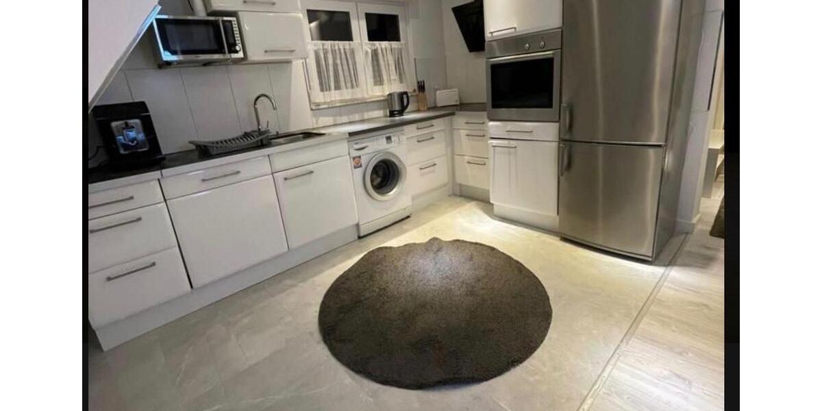 Dachgeschoßwohnung Düsseldorf Stadtbezirk 5 - 3 Zimmer, 85 m&sup2;, 1.450&euro; | Angebot:25427401