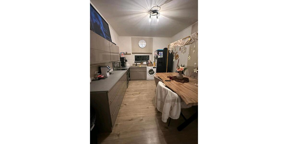 Etagenwohnung Duisburg Hamborn - 3 Zimmer, 120 m&sup2;, 1.150&euro; | Angebot:25861353