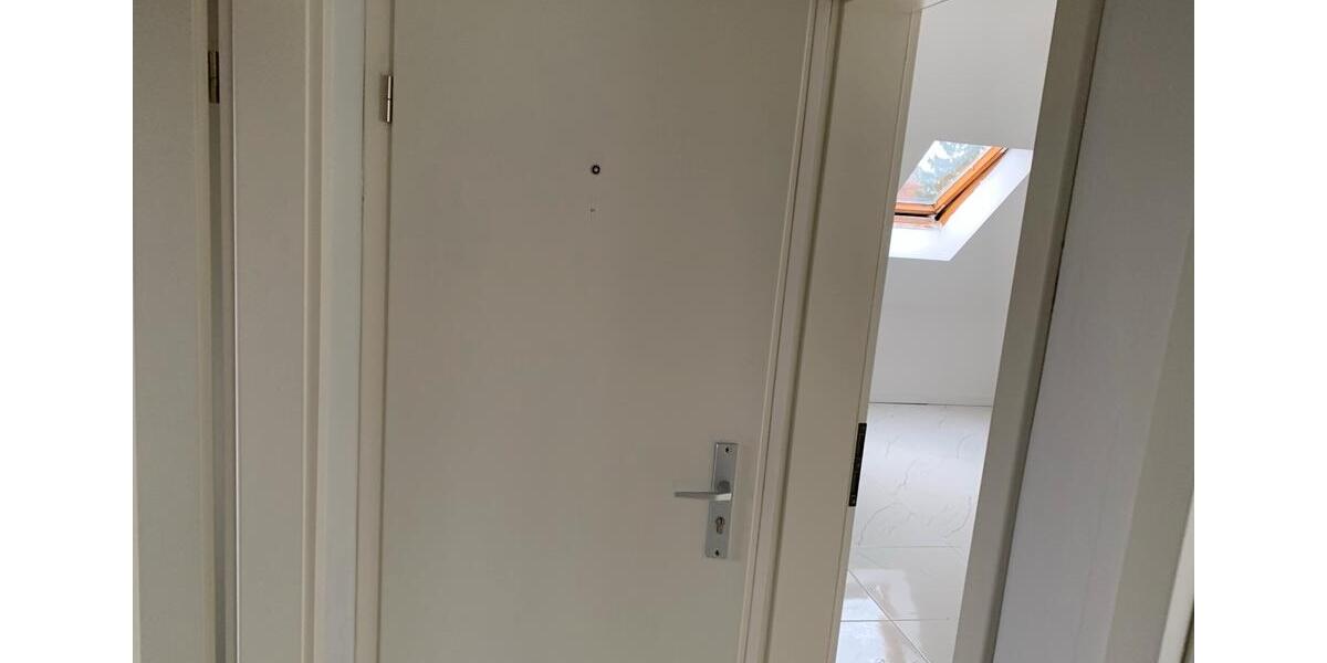 Dachgeschoßwohnung Oberhausen Schmachtendorf - 4 Zimmer, 85 m&sup2;, 600&euro; | Angebot:26670217