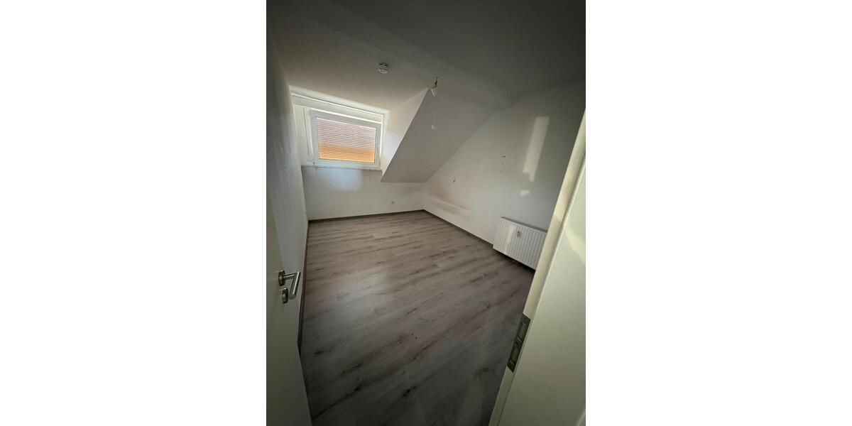 Dachgeschoßwohnung Wesel - 3 Zimmer, 82 m&sup2;, 615&euro; | Angebot:26620786