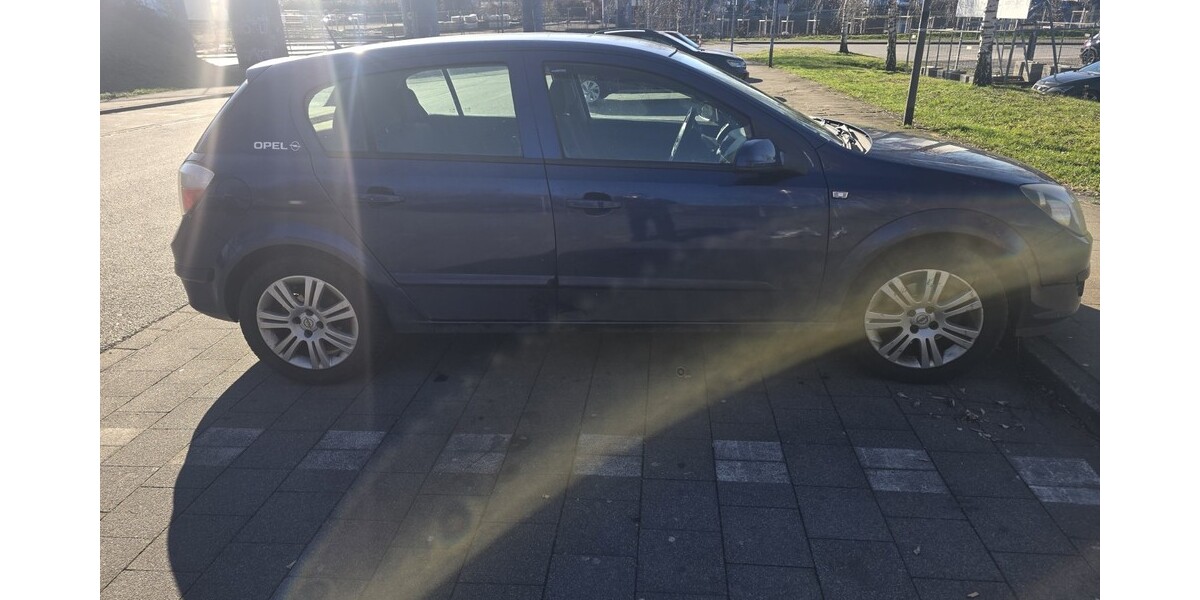 Opel Astra 166.100 km 2.000 &euro; Duisburg 47051