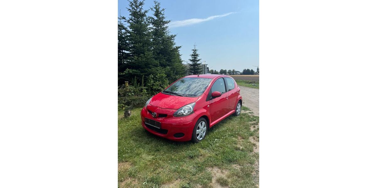 Toyota Aygo (X) 130.405 km 3.200 &euro; Nettetal 41334