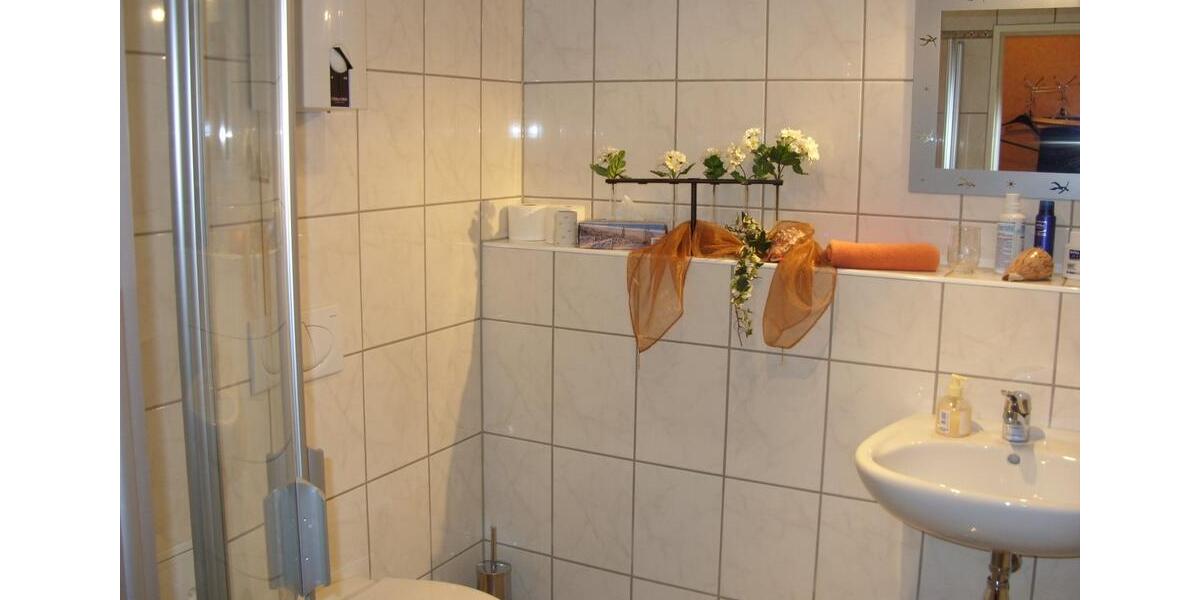 Erdgeschoßwohnung Krefeld Gellep-Stratum - 1 Zimmer, 28 m&sup2;, 495&euro; | Angebot:25962515