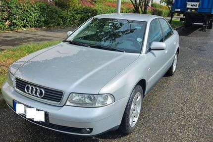 Audi A4 264.000 km 3.400 &euro; Oberhausen 46119