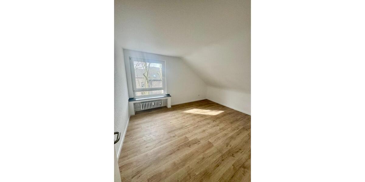 Dachgeschoßwohnung Oberhausen Alstaden - 2 Zimmer, 58 m&sup2;, 550&euro; | Angebot:25871624