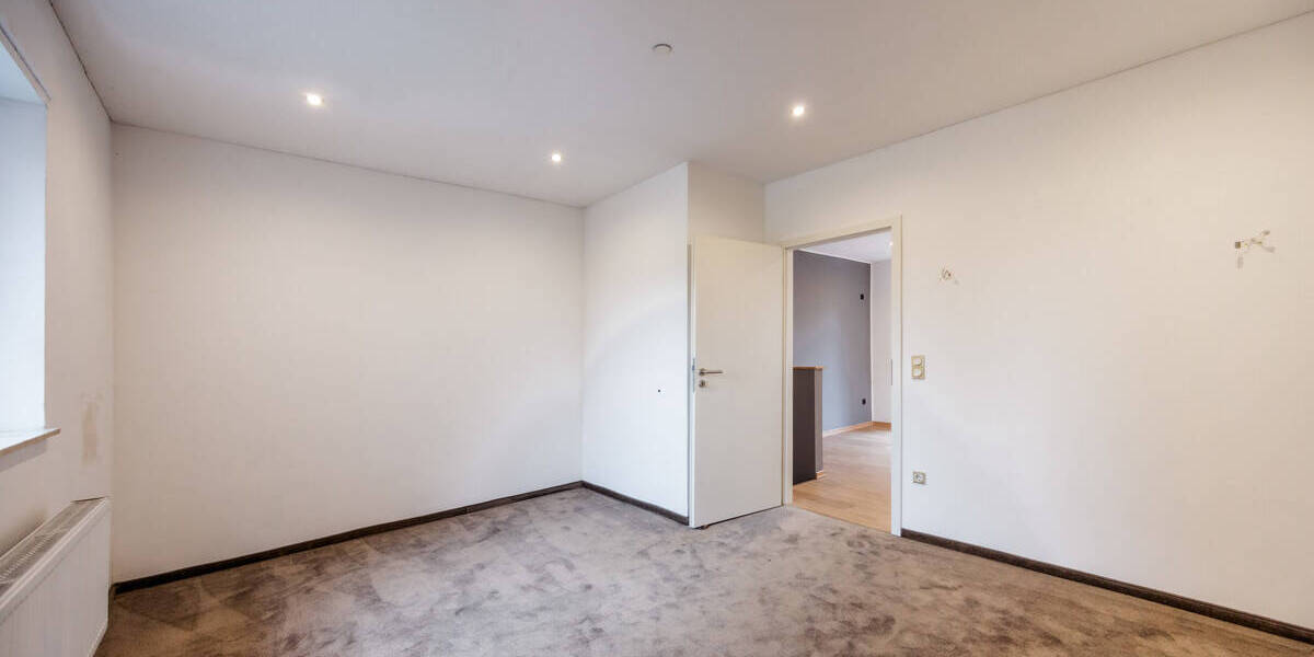 Einfamilienhaus Krefeld / Fischeln Fischeln - 7 Zimmer, 190 m&sup2;, 650.000&euro; | Angebot:25738813