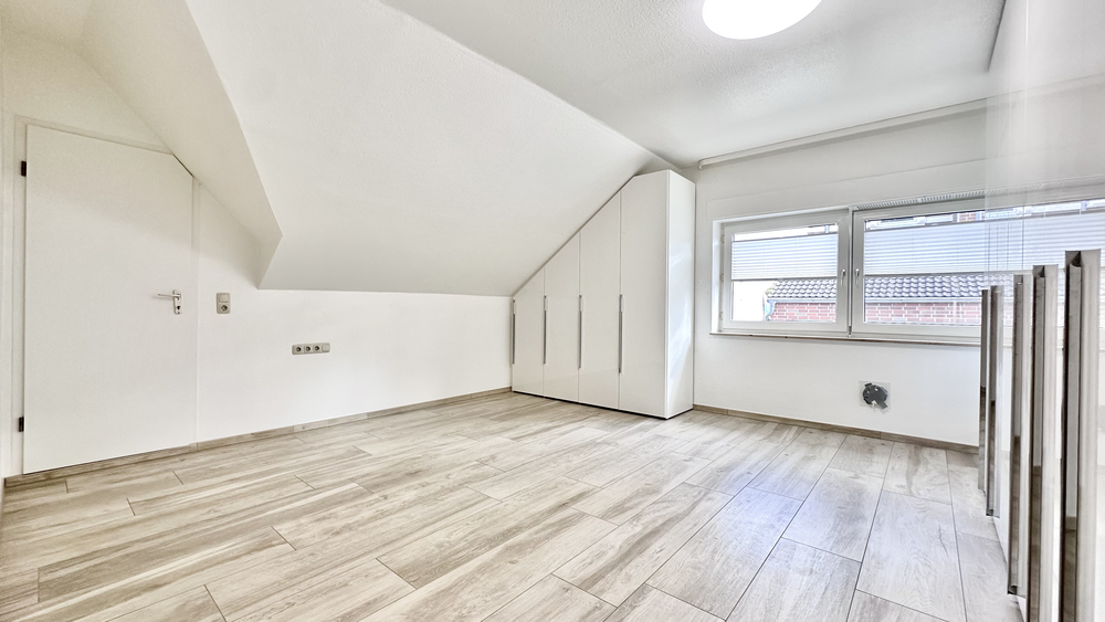 Etagenwohnung Ratingen - 2.5 Zimmer, 117 m&sup2;, 1.530&euro; | Angebot:25860853