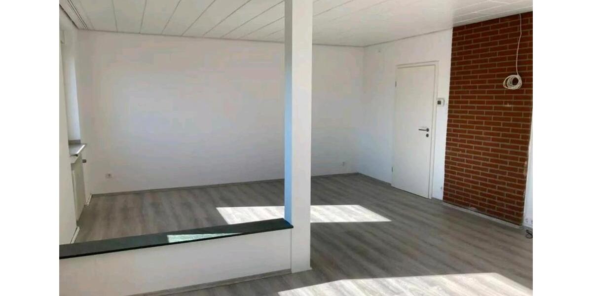 Dachgeschoßwohnung Duisburg Essenberg - 3.5 Zimmer, 83 m&sup2;, 900&euro; | Angebot:26702245
