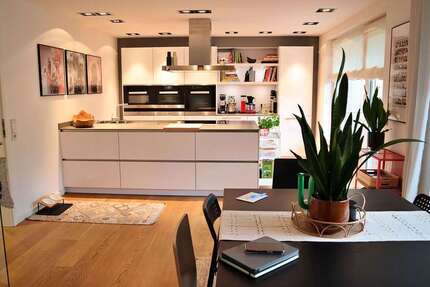 Wohnung Düsseldorf Bilk - 4 Zimmer, 146 m&sup2;, 2.750&euro; | Angebot:27331925