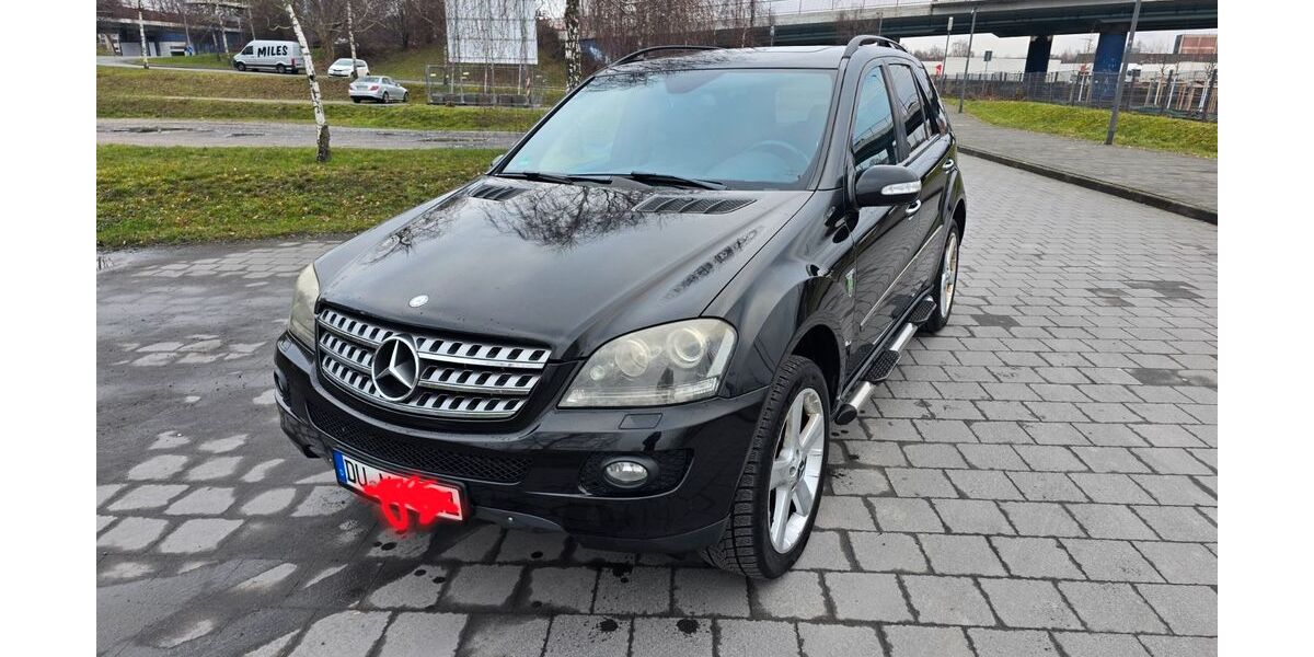 Mercedes-Benz ML 500 230.000 km 10.000 &euro; Duisburg 47259