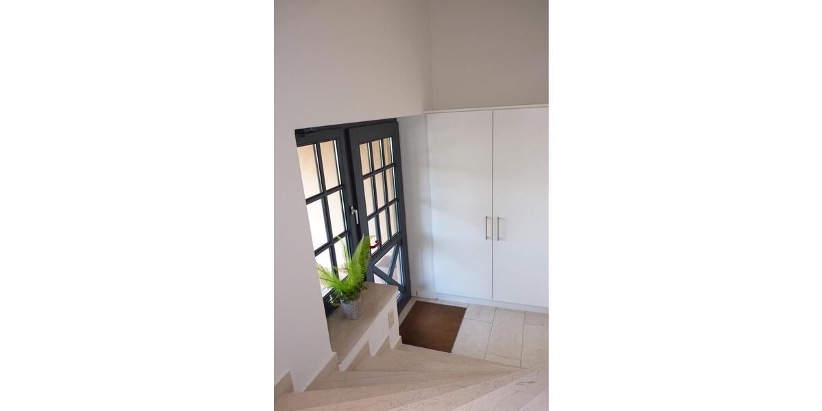 Etagenwohnung Meerbusch - 3 Zimmer, 205 m&sup2;, 1.910&euro; | Angebot:25899126