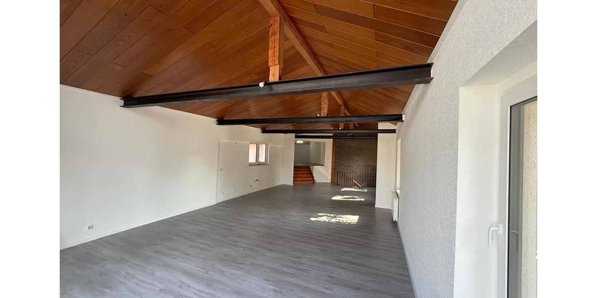 Etagenwohnung Duisburg Angerhausen - 3 Zimmer, 148 m&sup2;, 1.800&euro; | Angebot:26546011