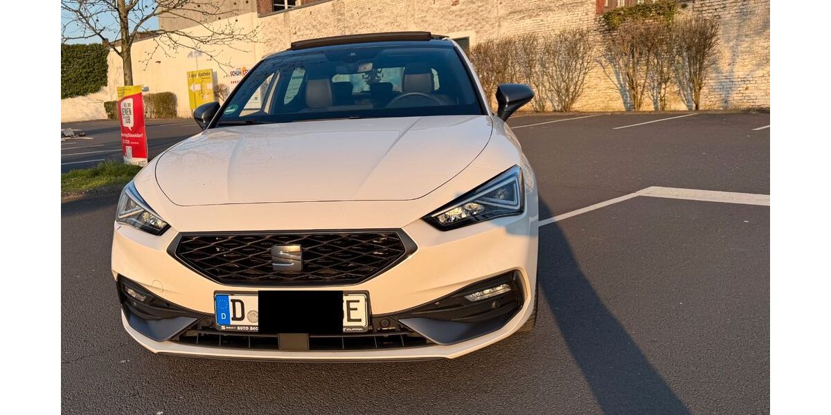 Seat Leon 128.356 km 15.499 &euro; Düsseldorf 40225