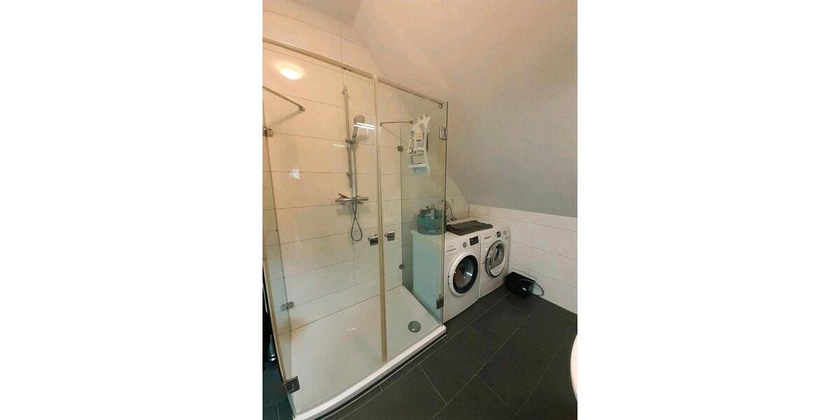 Dachgeschoßwohnung Dinslaken Hiesfeld - 2.5 Zimmer, 72 m&sup2;, 684&euro; | Angebot:26699568