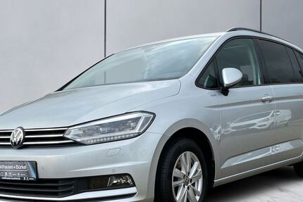 VW Touran 84.563 km 25.990 &euro; Viersen 41751