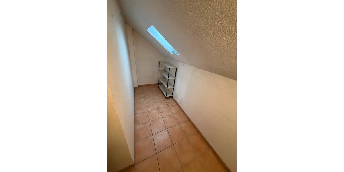 Etagenwohnung Duisburg Rheinhausen - 3 Zimmer, 93 m&sup2;, 1.300&euro; | Angebot:26696745