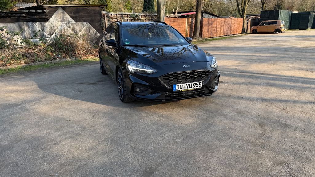 Ford Focus 43.000 km 18.499 &euro; Duisburg 47167