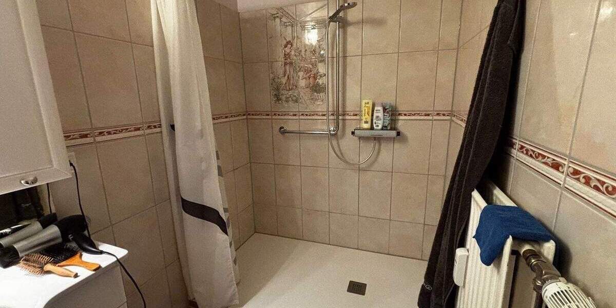Etagenwohnung Krefeld Cracau - 3 Zimmer, 95 m&sup2;, 169.000&euro; | Angebot:25741183